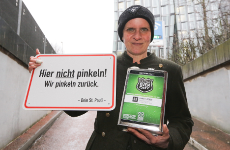 An anti-public urination initiative in Hamburg. Photo :DPA